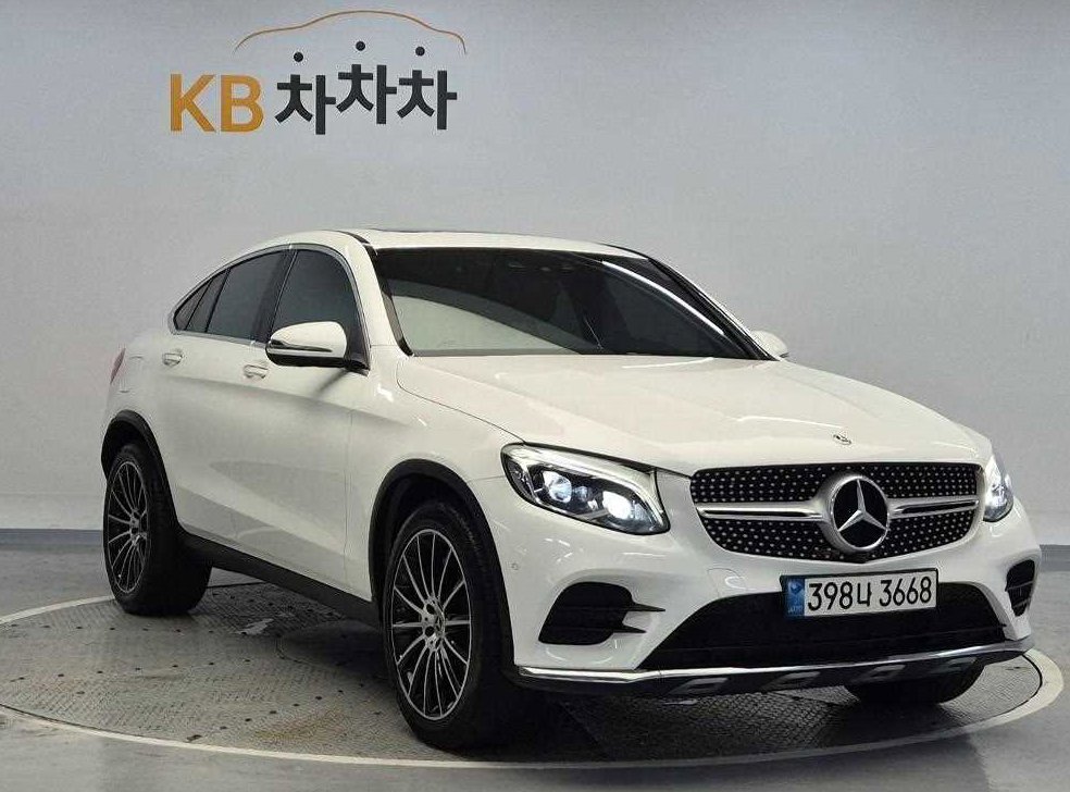 벤츠 GLC 클래스 GLC 300 4MATIC AMG LINE 쿠페 사진 4