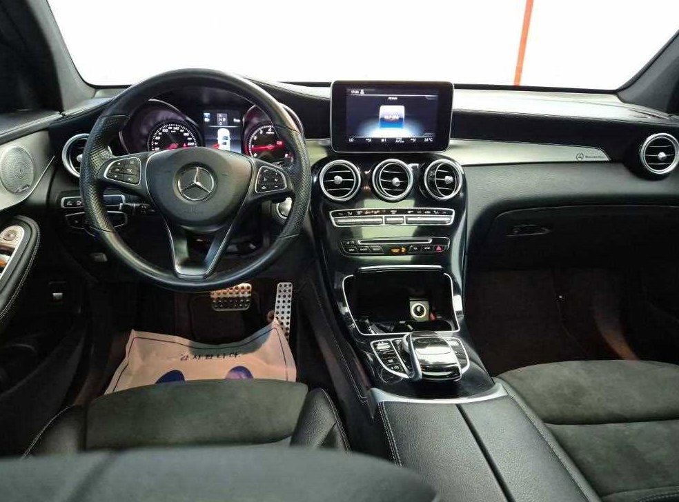 벤츠 GLC 클래스 GLC 300 4MATIC AMG LINE 쿠페 사진 7
