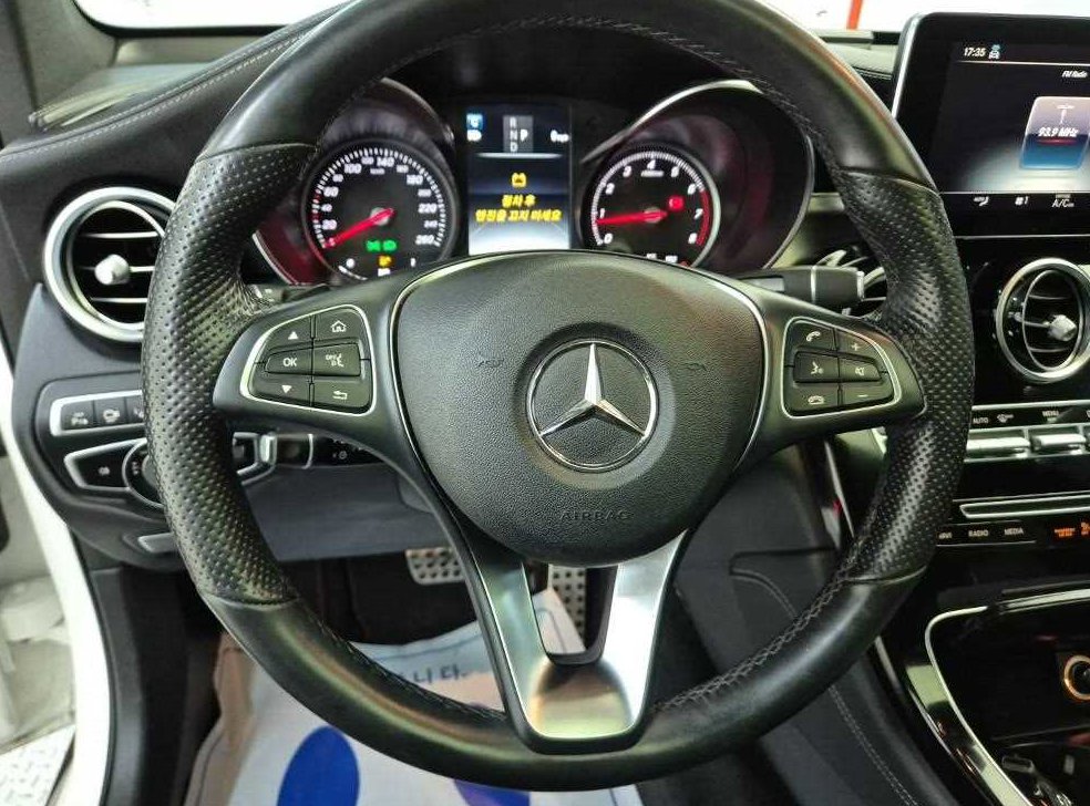 벤츠 GLC 클래스 GLC 300 4MATIC AMG LINE 쿠페 사진 9