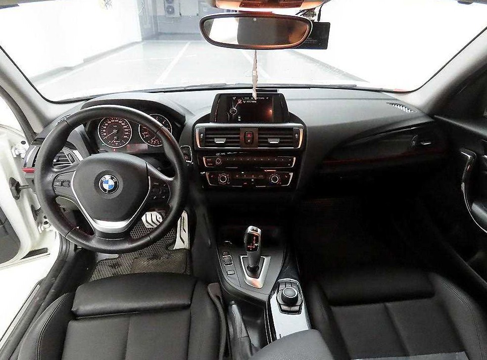 BMW 1시리즈 118d 스포츠 사진 8