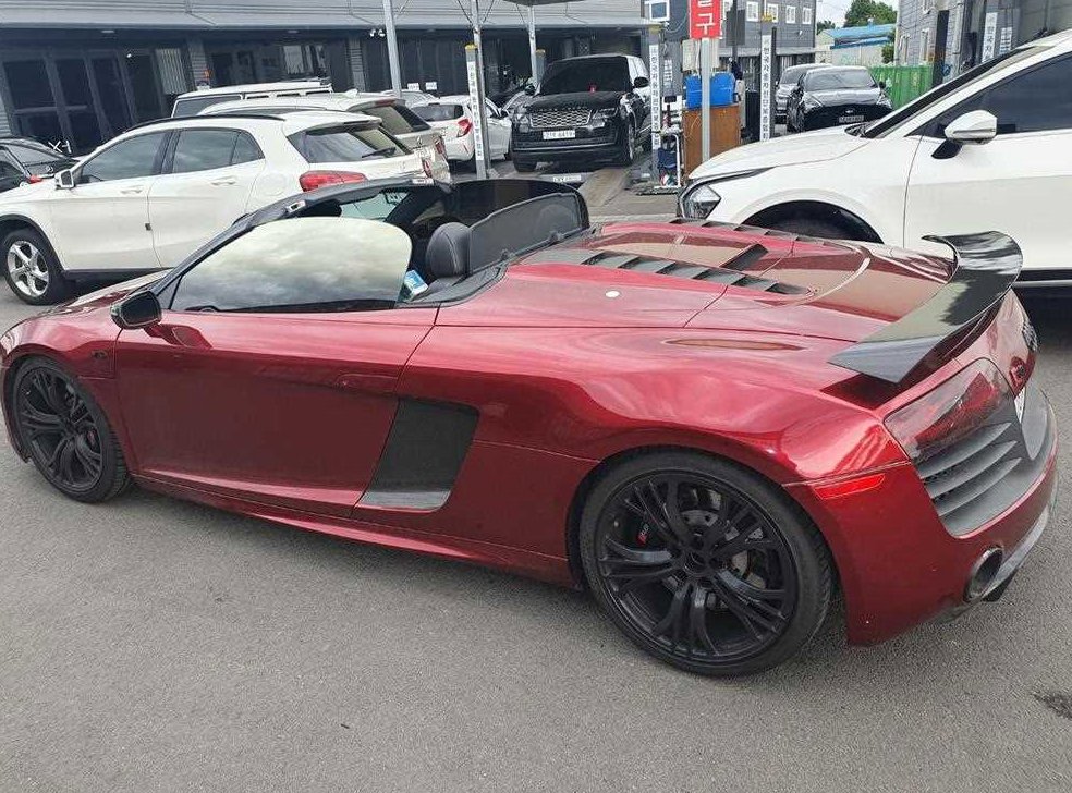 아우디 R8 5.2 V10 쿠페 사진 15