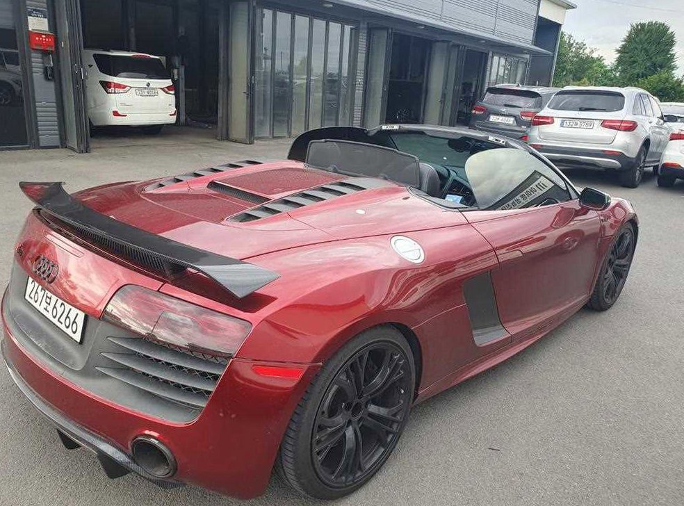 아우디 R8 5.2 V10 쿠페 사진 16