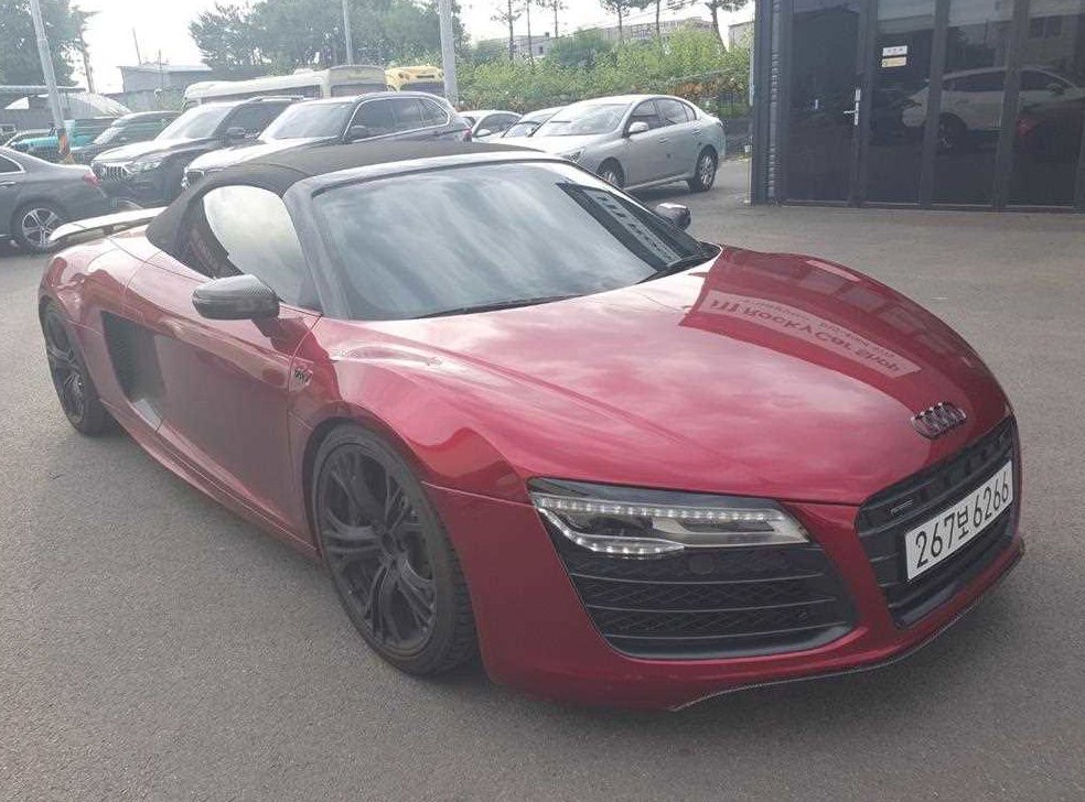 아우디 R8 5.2 V10 쿠페 사진 2