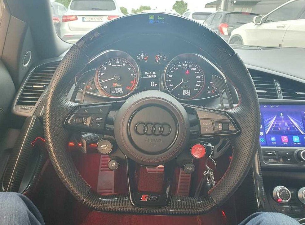 아우디 R8 5.2 V10 쿠페 사진 9