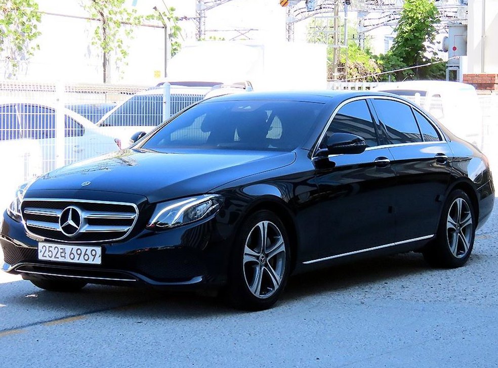 벤츠 E 클래스 E300 아방가르드 사진 2