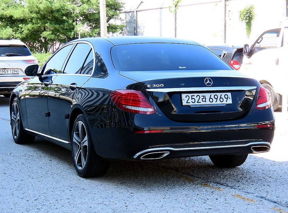 벤츠 E 클래스 E300 아방가르드 사진 3