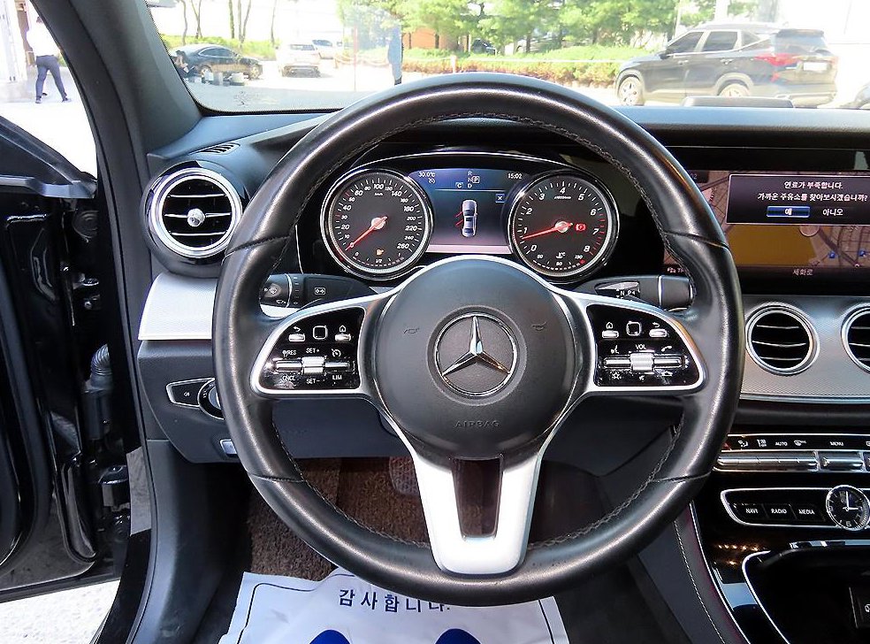 벤츠 E 클래스 E300 아방가르드 사진 8