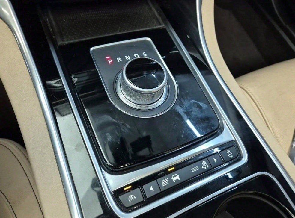재규어 XE 2.0D 프레스티지 사진 15