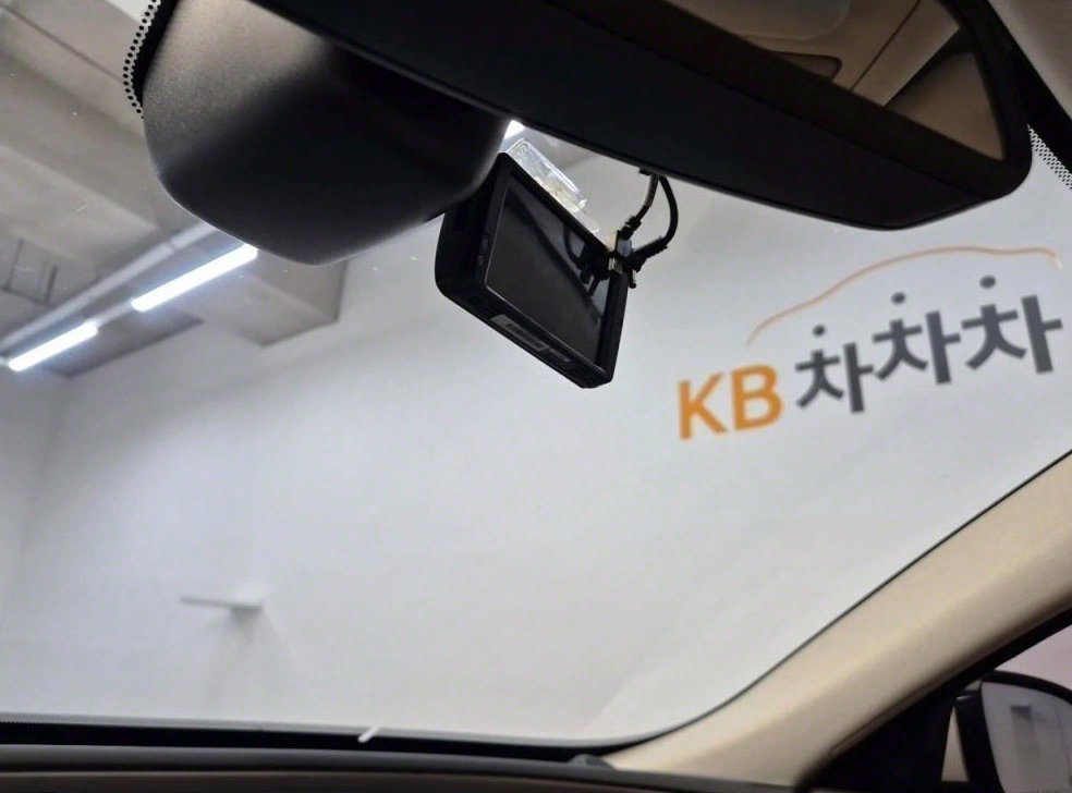 재규어 XE 2.0D 프레스티지 사진 17