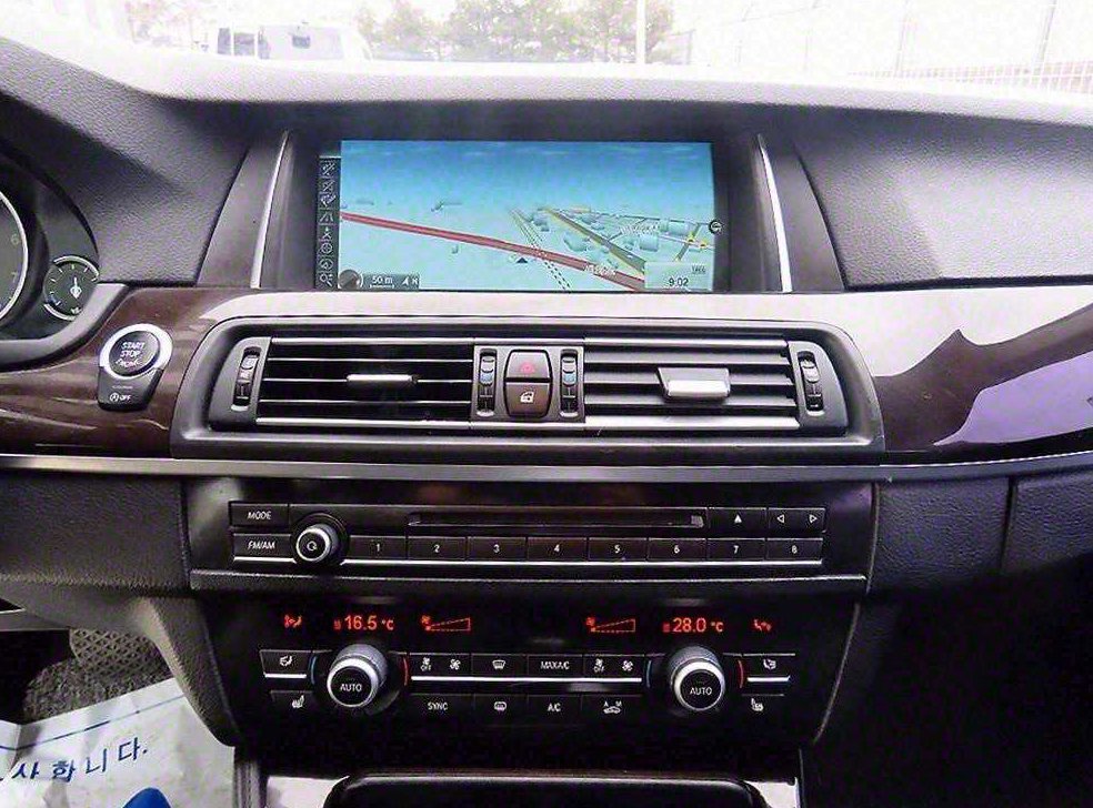 BMW 5시리즈 528i xDrive 사진 14