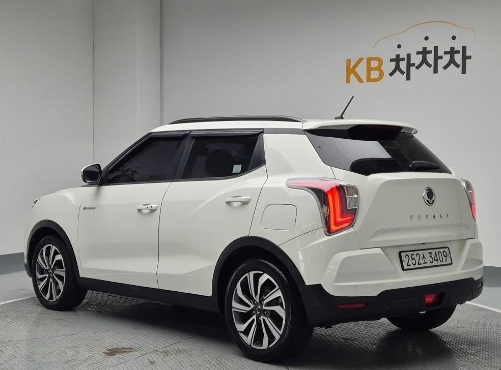 KG모빌리티(쌍용)  티볼리 4WD 디젤 1.6 사진 2