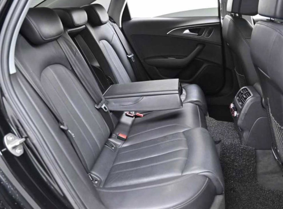 아우디 A6 40 TFSI 콰트로 사진 12