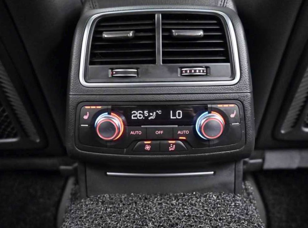 아우디 A6 40 TFSI 콰트로 사진 16