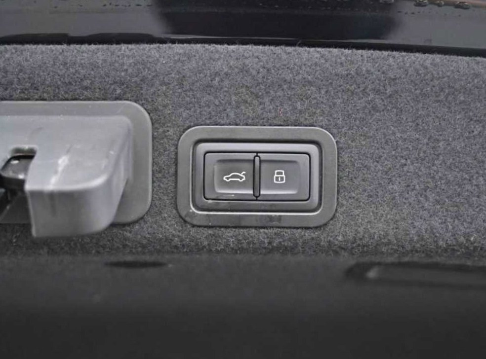 아우디 A6 40 TFSI 콰트로 사진 20