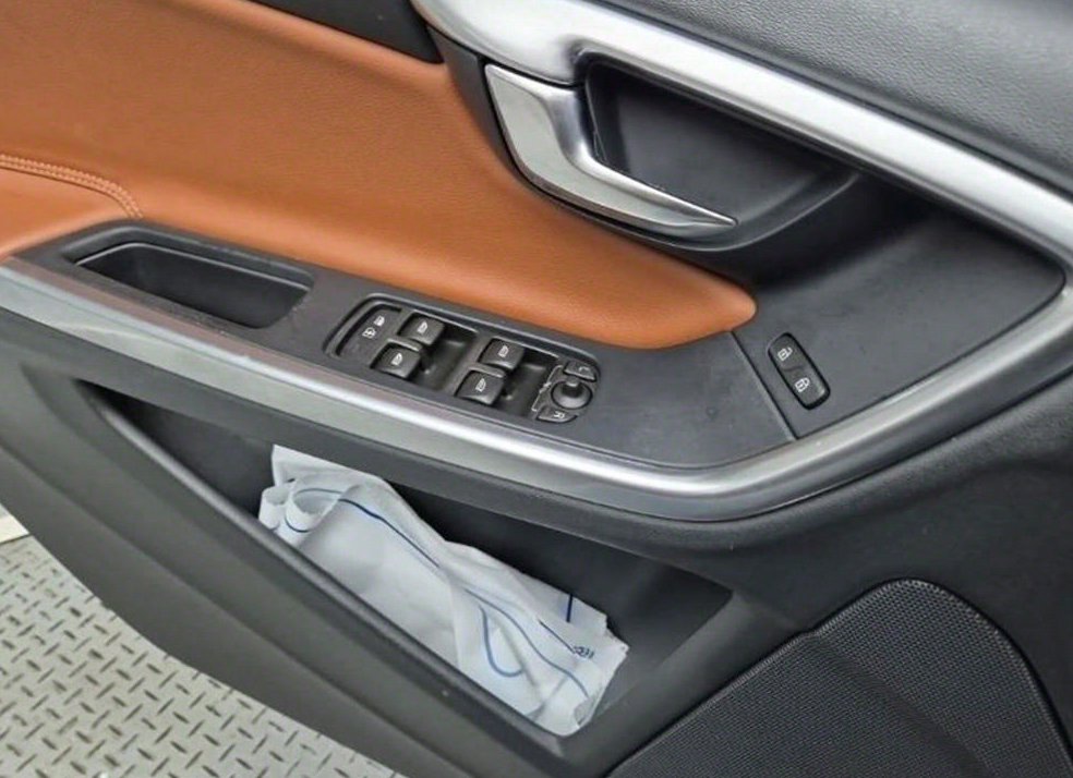 볼보 S60 T5 사진 19