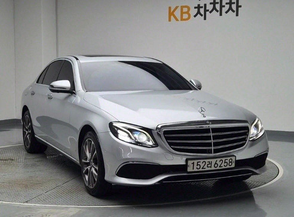 벤츠 E 클래스 E300 익스클루시브 스탠다드 사진 2