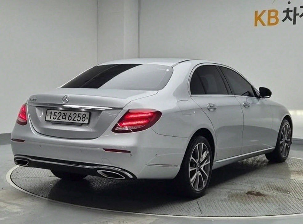 벤츠 E 클래스 E300 익스클루시브 스탠다드 사진 4