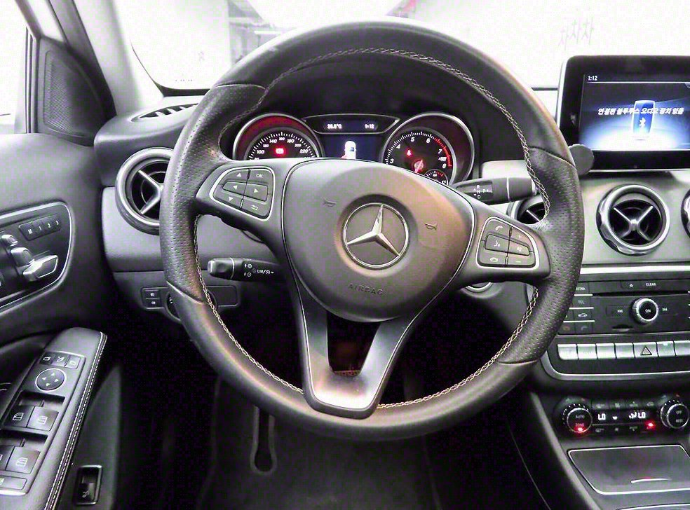 벤츠 GLA 클래스 GLA250 4MATIC 사진 8