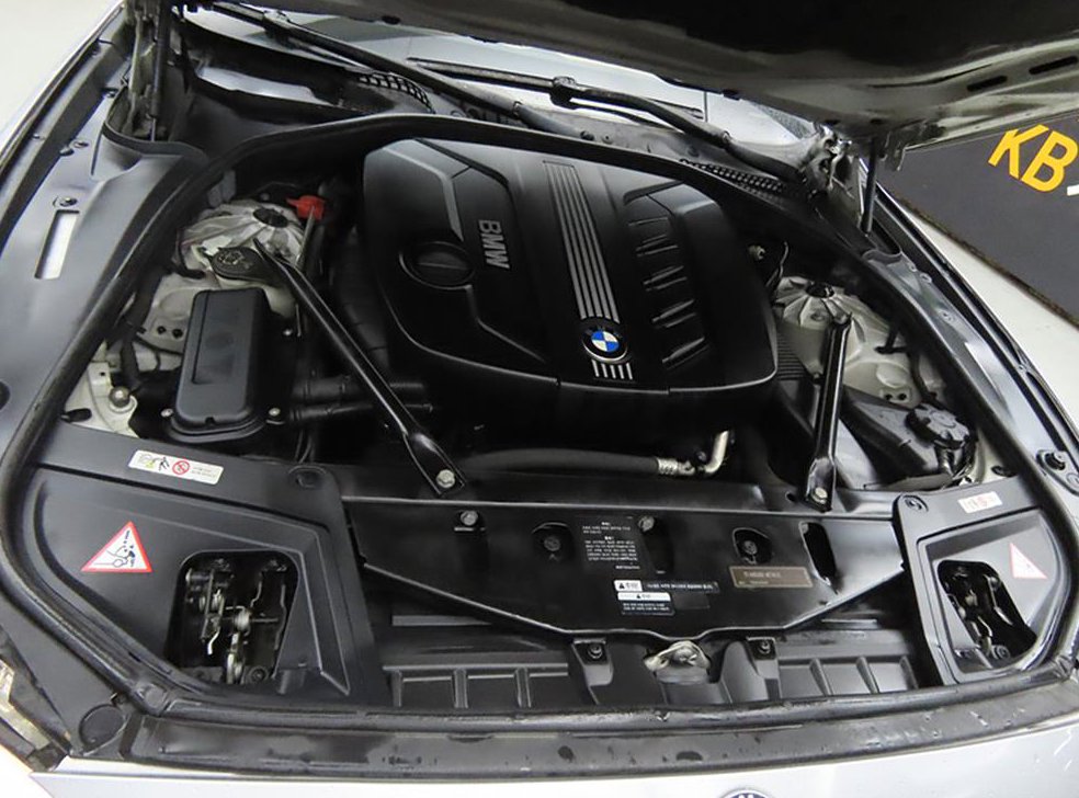 BMW 5시리즈 520d 사진 19