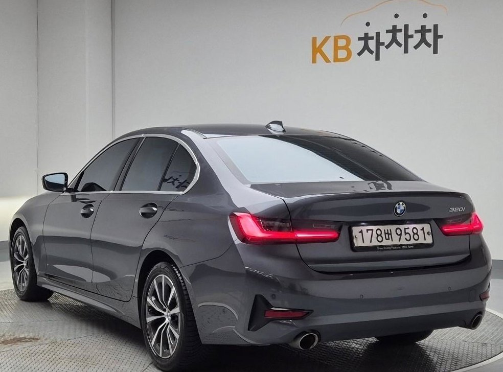 BMW 3시리즈 320i 사진 4