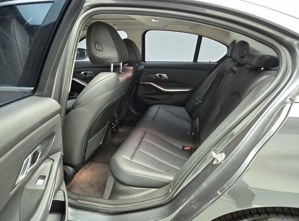 BMW 3시리즈 320i 사진 9