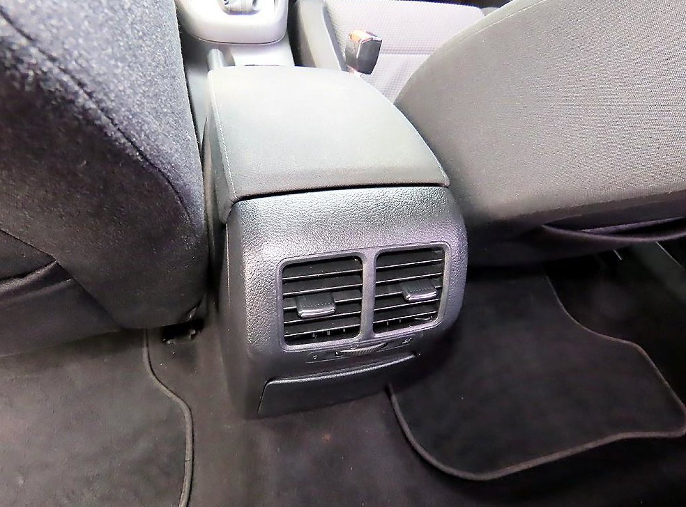 폭스바겐 골프 1.6 TDI 블루모션 사진 16