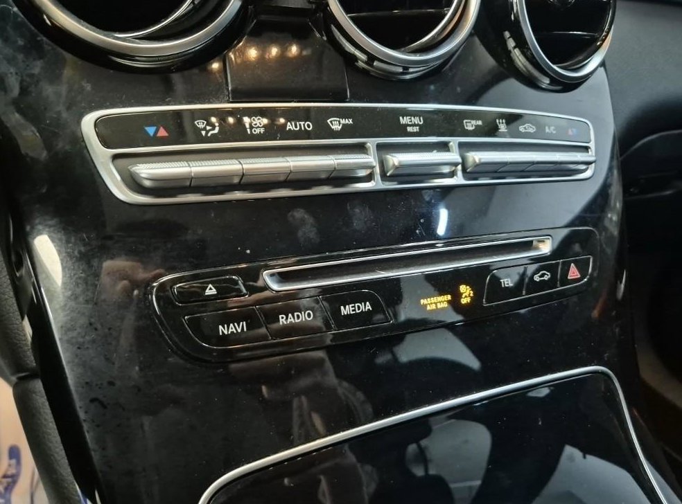 벤츠 GLC 클래스 GLC 350 e 4MATIC 사진 16