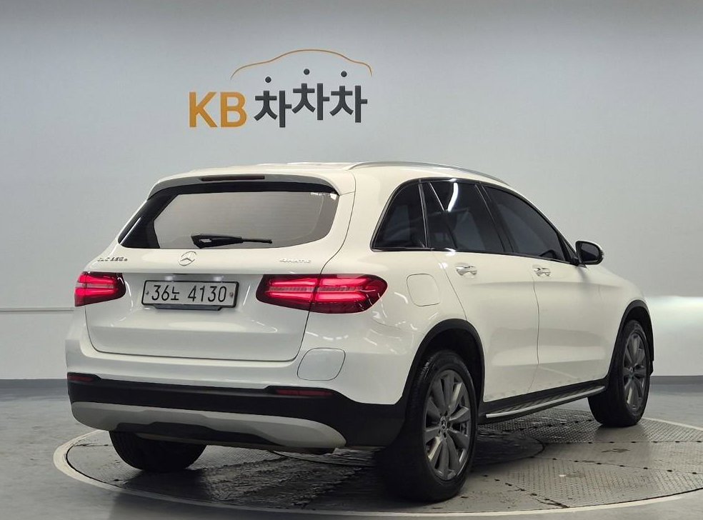 벤츠 GLC 클래스 GLC 350 e 4MATIC 사진 3
