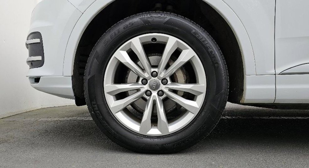 아우디 Q7 45 TFSI 콰트로 사진 5