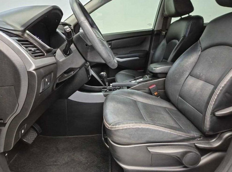 KG모빌리티(쌍용)  코란도 2WD 2.0 CVT 사진 11
