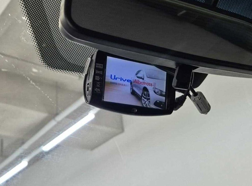 KG모빌리티(쌍용)  코란도 2WD 2.0 CVT 사진 15
