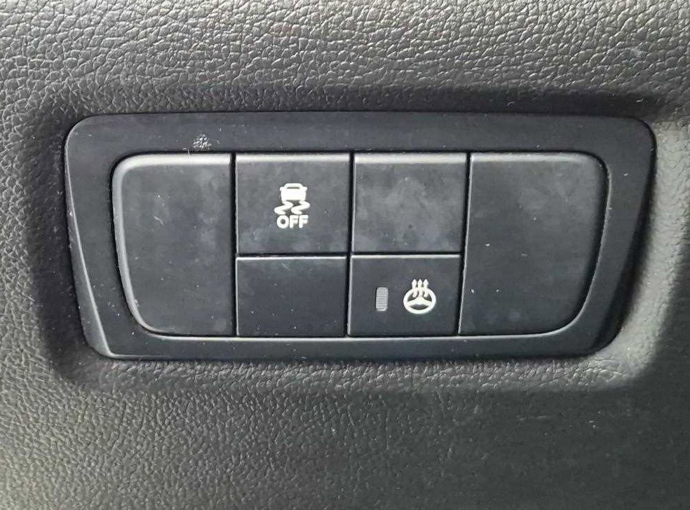KG모빌리티(쌍용)  코란도 2WD 2.0 CVT 사진 17