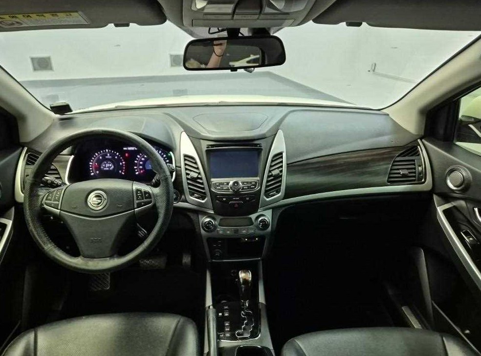 KG모빌리티(쌍용)  코란도 2WD 2.0 CVT 사진 7