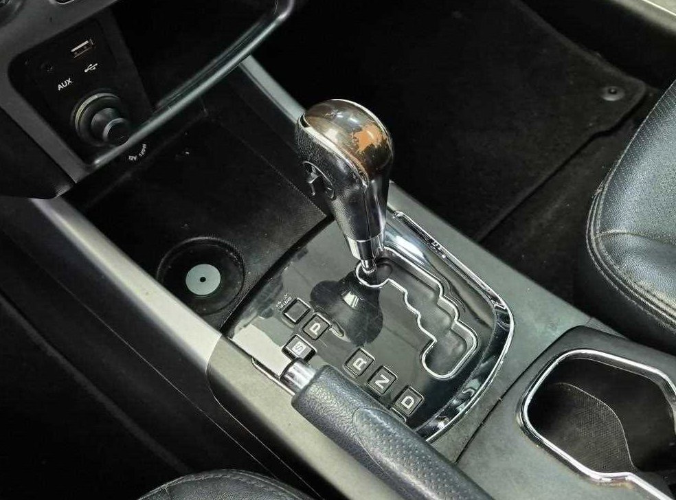 KG모빌리티(쌍용)  코란도 2WD 2.0 CVT 사진 8