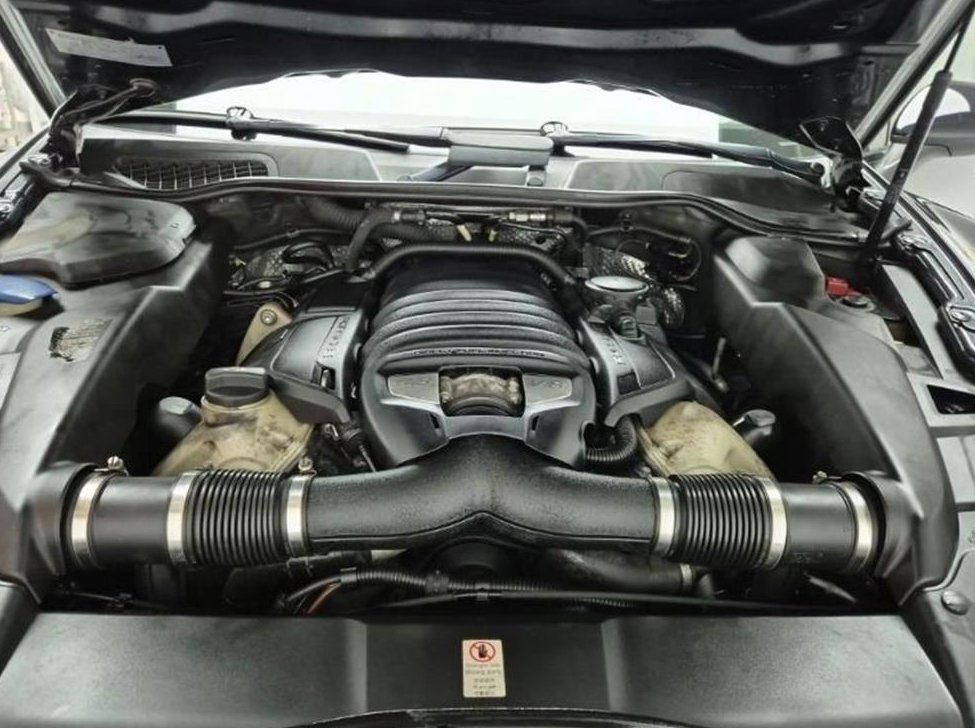 포르쉐 카이엔 4.8 GTS 사진 5