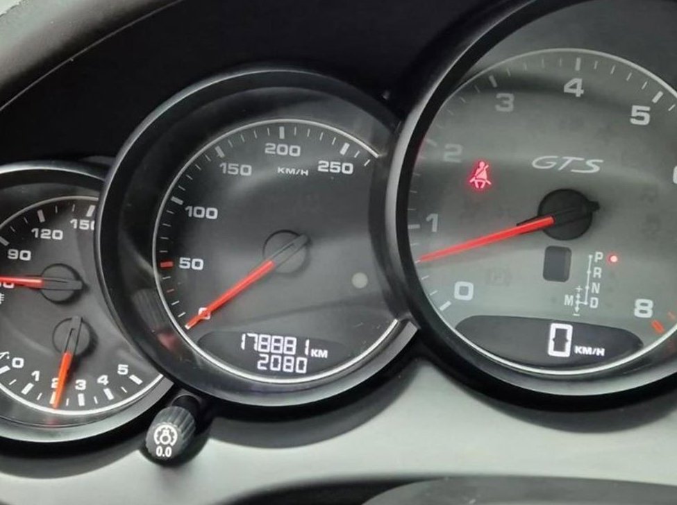 포르쉐 카이엔 4.8 GTS 사진 6