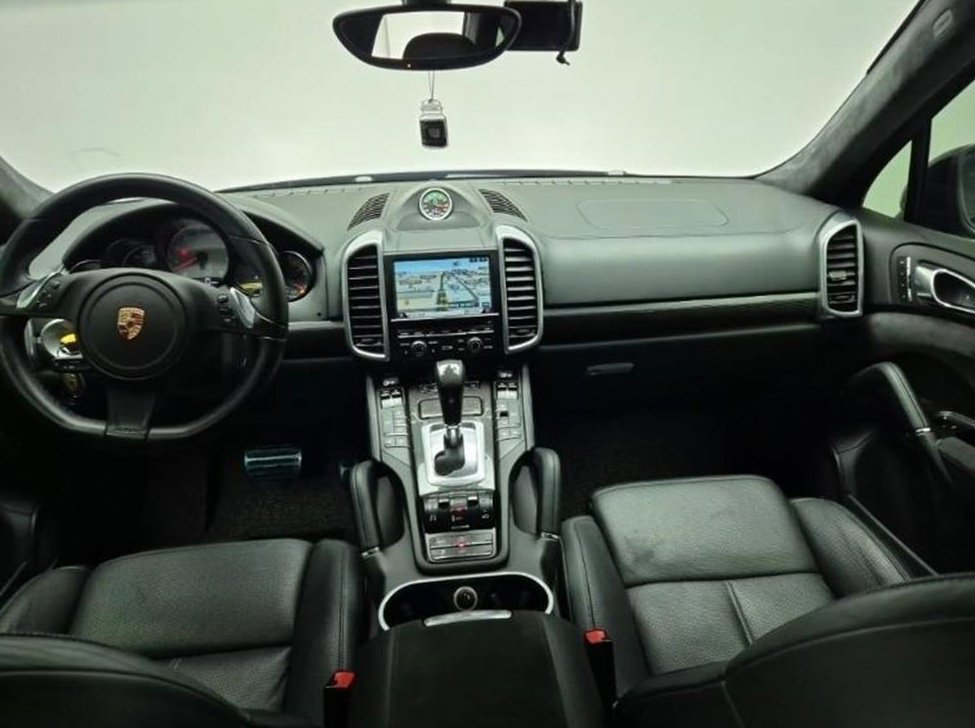 포르쉐 카이엔 4.8 GTS 사진 7