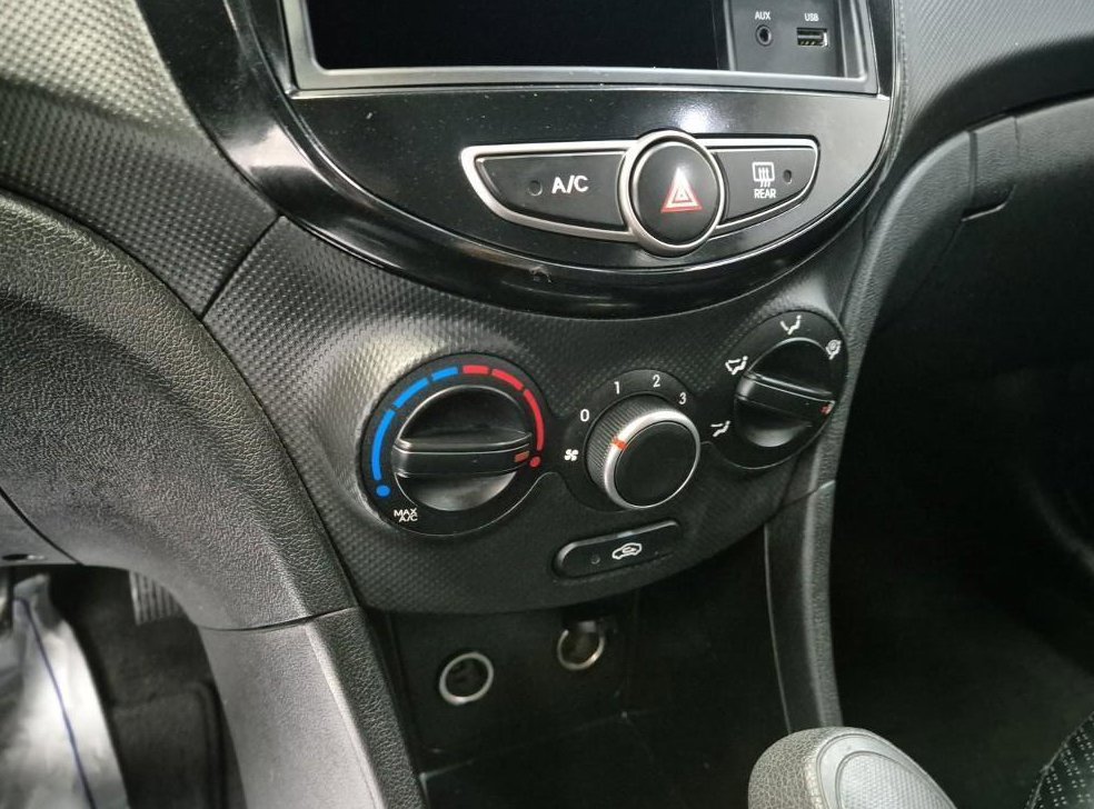현대 엑센트 1.4VVT 스마트 사진 15