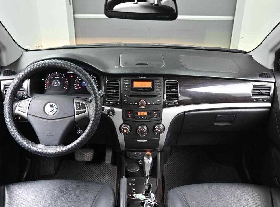 KG모빌리티(쌍용)  코란도 CLUBBY 4WD 사진 7