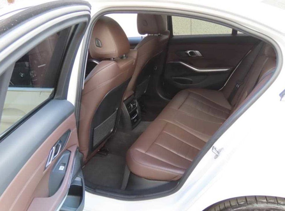 BMW 3시리즈 320i M 스포츠 사진 14