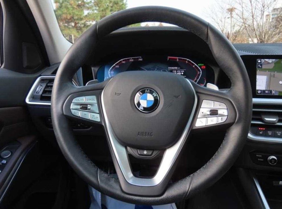 BMW 3시리즈 320i M 스포츠 사진 16