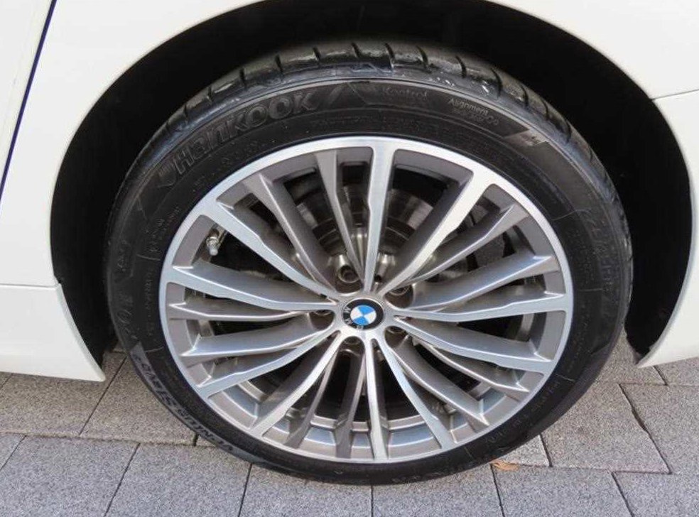 BMW 3시리즈 320i M 스포츠 사진 17