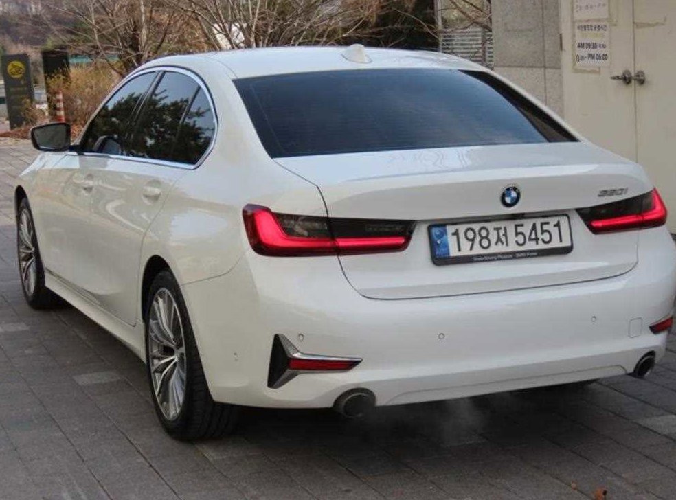 BMW 3시리즈 320i M 스포츠 사진 4