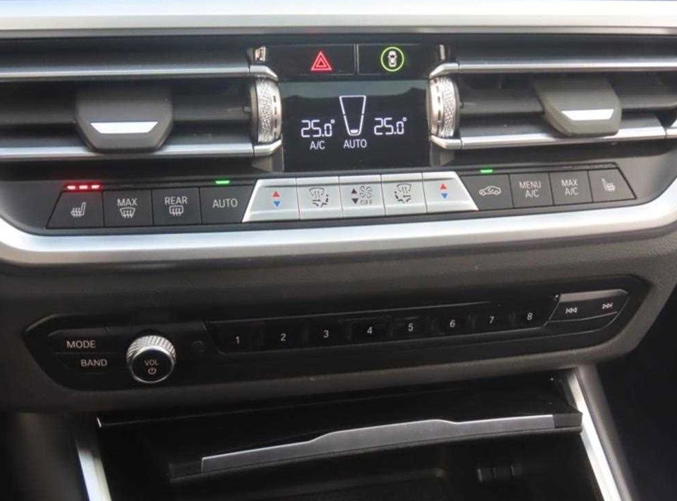 BMW 3시리즈 320i M 스포츠 사진 7