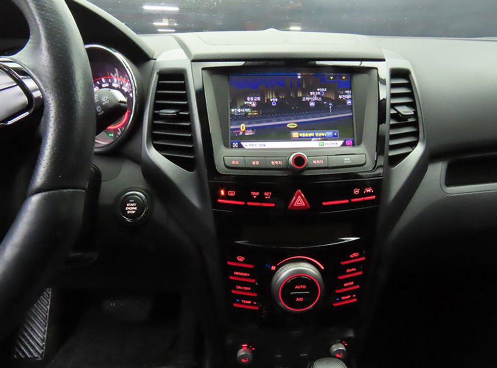 KG모빌리티(쌍용)  티볼리 가솔린 4WD 1.6 LX 사진 12