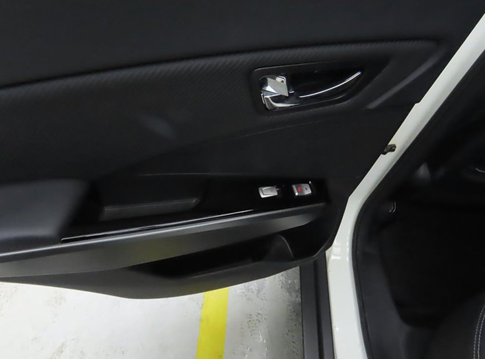 KG모빌리티(쌍용)  티볼리 가솔린 4WD 1.6 LX 사진 13