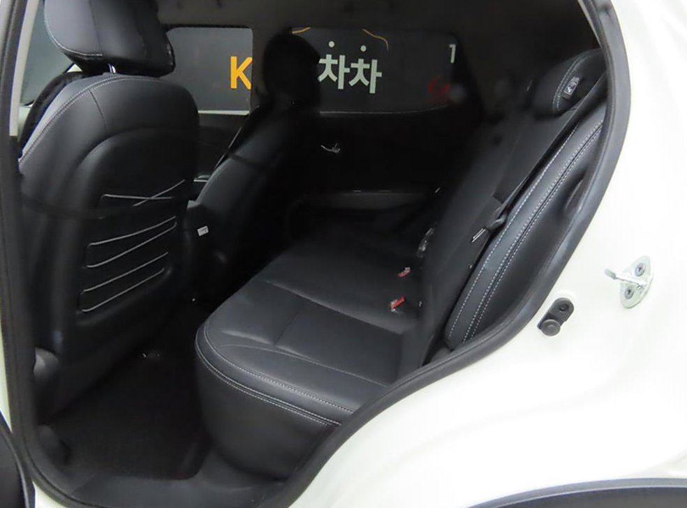KG모빌리티(쌍용)  티볼리 가솔린 4WD 1.6 LX 사진 6