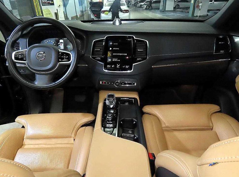 볼보 XC90 2.0 T8 AWD 사진 10