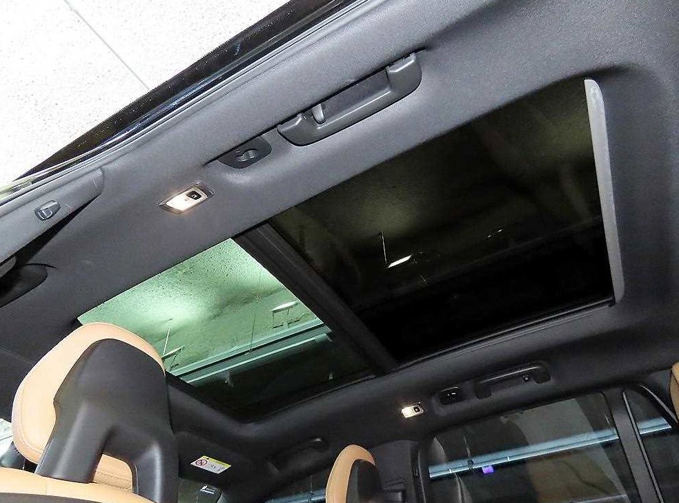 볼보 XC90 2.0 T8 AWD 사진 15
