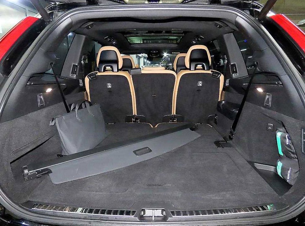 볼보 XC90 2.0 T8 AWD 사진 16